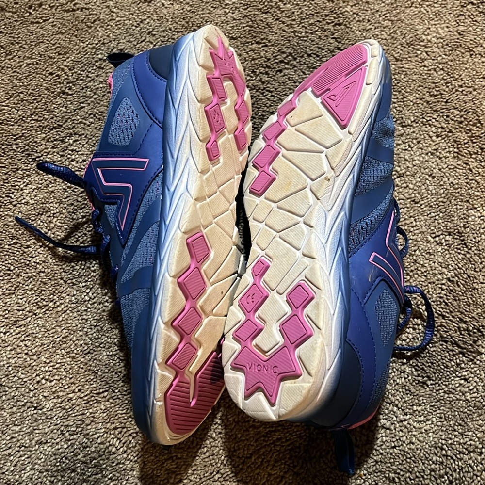 Vionic Sneakers - Picture 3 of 3